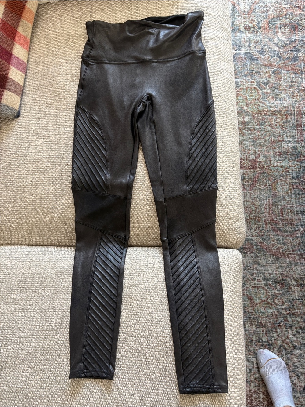 Spanx size M like new stretch pleather pant